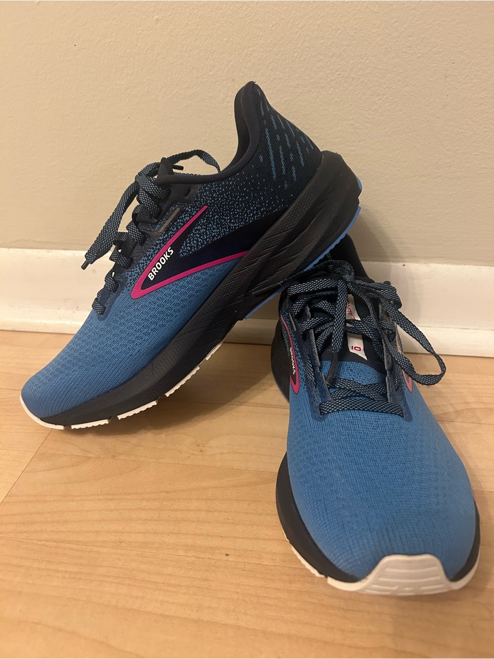 Brooks Launch 10 Womens Blue Running Shoes with Pink Accent